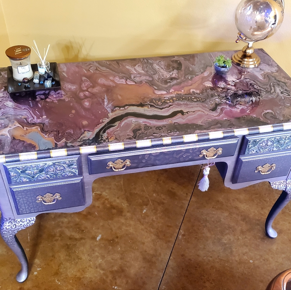 Beautiful Refurbished Queen Anne Desk g mail me to buy beverlygallery3 - Picture 2 of 4